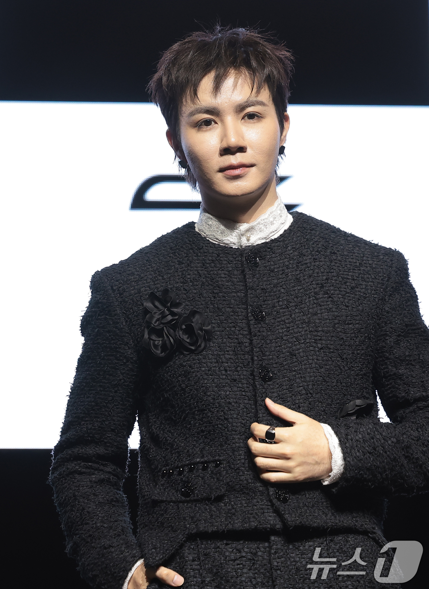 (서울=뉴스1) 권현진 기자 = 태국 가수 지 프룩(Zee Pruk)이 27일 서울 서대문구 신촌 예스24 원더로크홀에서 가진 내한 기자간담회에서 포즈를 취하고 있다. 2026.3 …