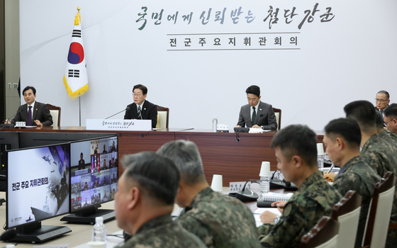李, '서강대교 넘지 말라' 조성현 대령 만나…"한 번 보고팠다"(종합)