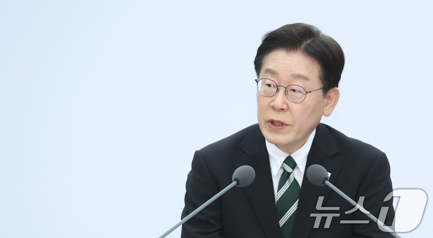 (서울=뉴스1) 허경 기자 = 이재명 대통령이 27일 서울 용산구 국방부에서 열린 전군 주요 지휘관 회의에서 발언하고 있다. (청와대통신사진기자단) 2026.3.27/뉴스1
