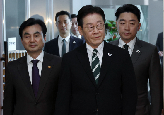 전군 주요 지휘관 회의 참석하는 이재명 대통령