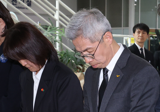 안전공업 희생자 조문하는 권영국 대표