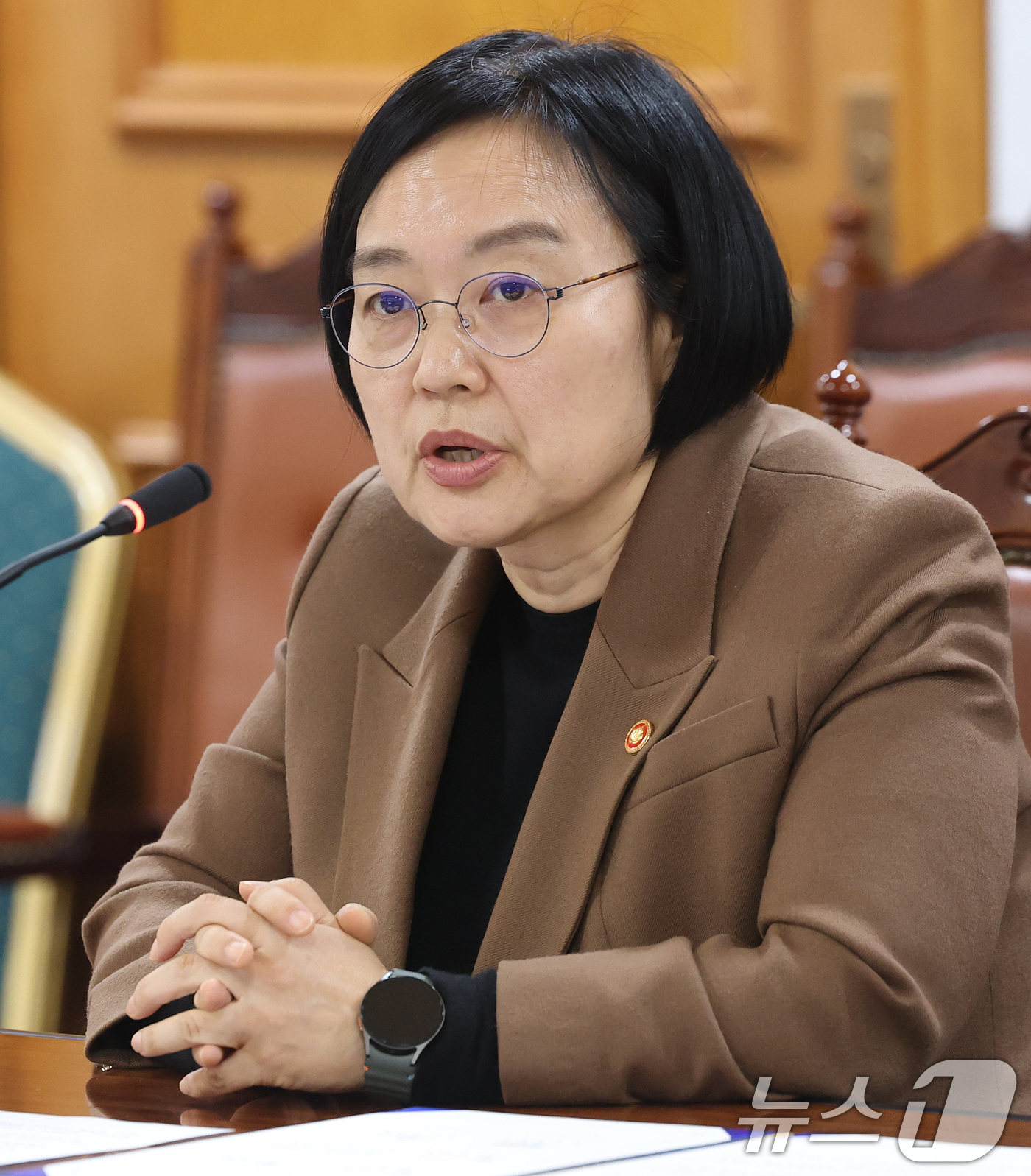 (서울=뉴스1) 오대일 기자 = 한성숙 중소벤처기업부 장관이 27일 오후 서울 중구 은행회관에서 열린 경영위기 소상공인·서민취약계층 선제적·복합지원을 위한 업무 협약식에서 모두발언 …