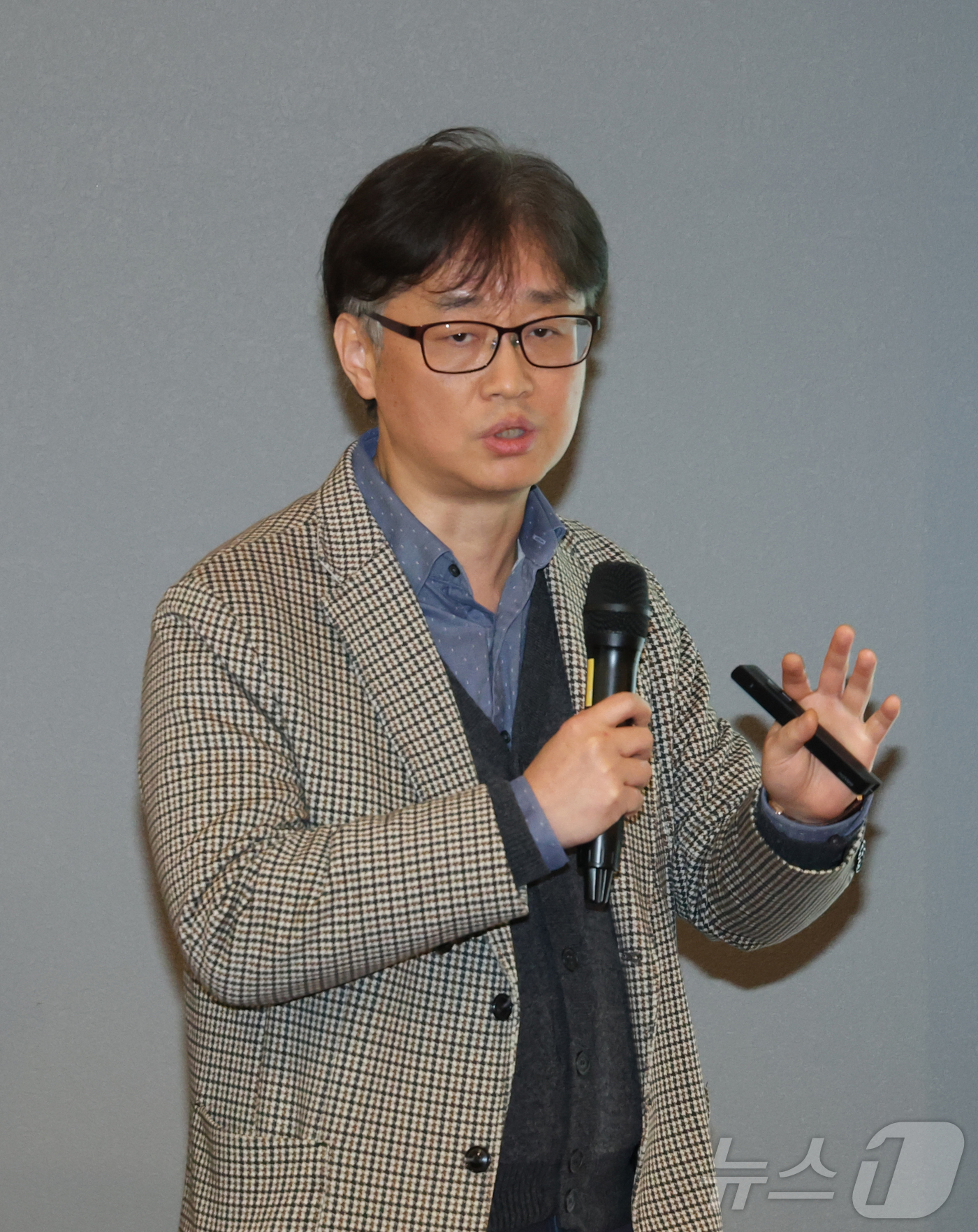 (성남=뉴스1) 김영운 기자 = 안국준 지오비스타 대표가 27일 경기 성남시 분당구 판교스타트업캠퍼스에서 열린 '반려동물 산업 육성 협의회 제19회 IR(기업설명회) 데이'에서 난 …