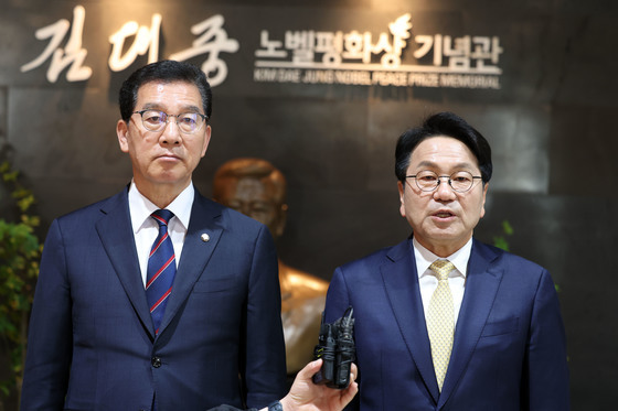 단일화 합의한 신정훈·강기정