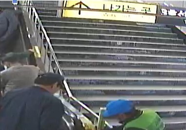 대구도시철도 '시니어 안전지킴이' 신속 대응 에스컬레이터 피해 막아