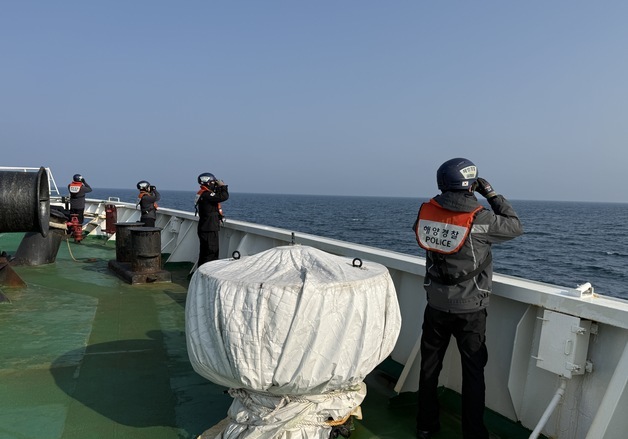 독도 먼바다서 외국인 선원 추락…한·일 합동 수색 중