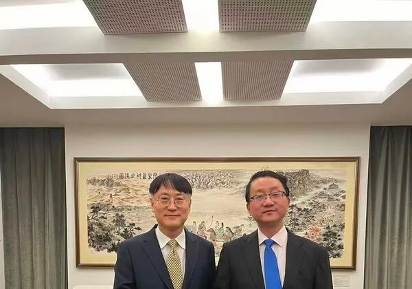 中외교부 국장, 신임 주중 정무공사 만나…"긴밀 소통하자"