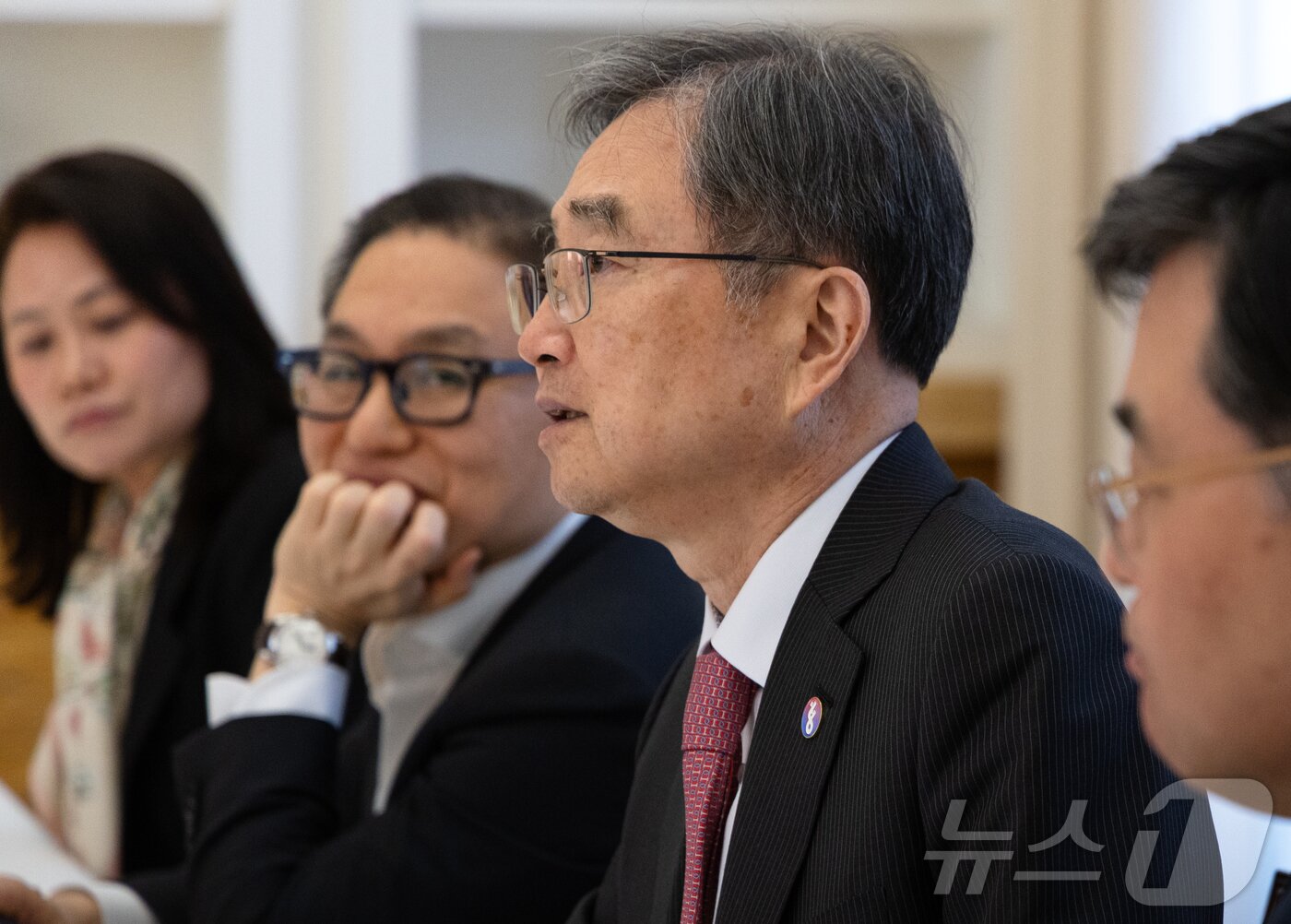 본문 이미지 - 프랑스에서 열린 주요 7개국, G7 외교장관회의 일정을 모두 마친 조현 외교부 장관이 27일(현지시간) 프랑스 파리 주프랑스대한민국대사관저에서 특파원 간담회를 하고 있다. 2026.3.28 ⓒ 뉴스1 이준성 기자