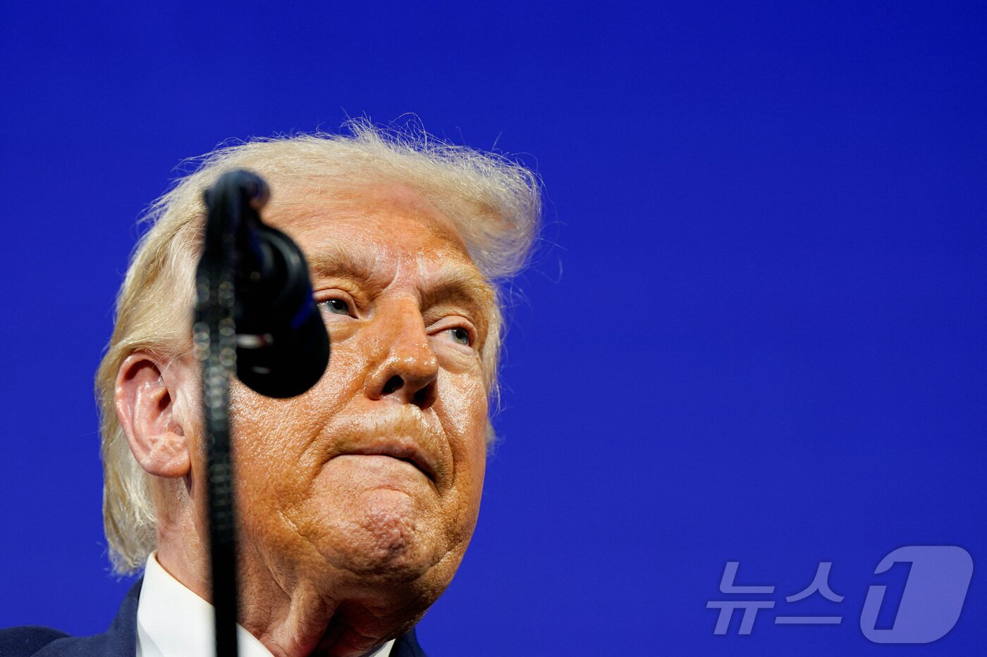 본문 이미지 - 27일(현지시간) 도널드 트럼프 미국 대통령이 플로리다주 마이애미비치의 파에나포럼에서 열린 미래 투자 이니셔티브(FII) 연구소 서밋에서 연설하고 있다. 2026.03.27 ⓒ 로이터=뉴스1