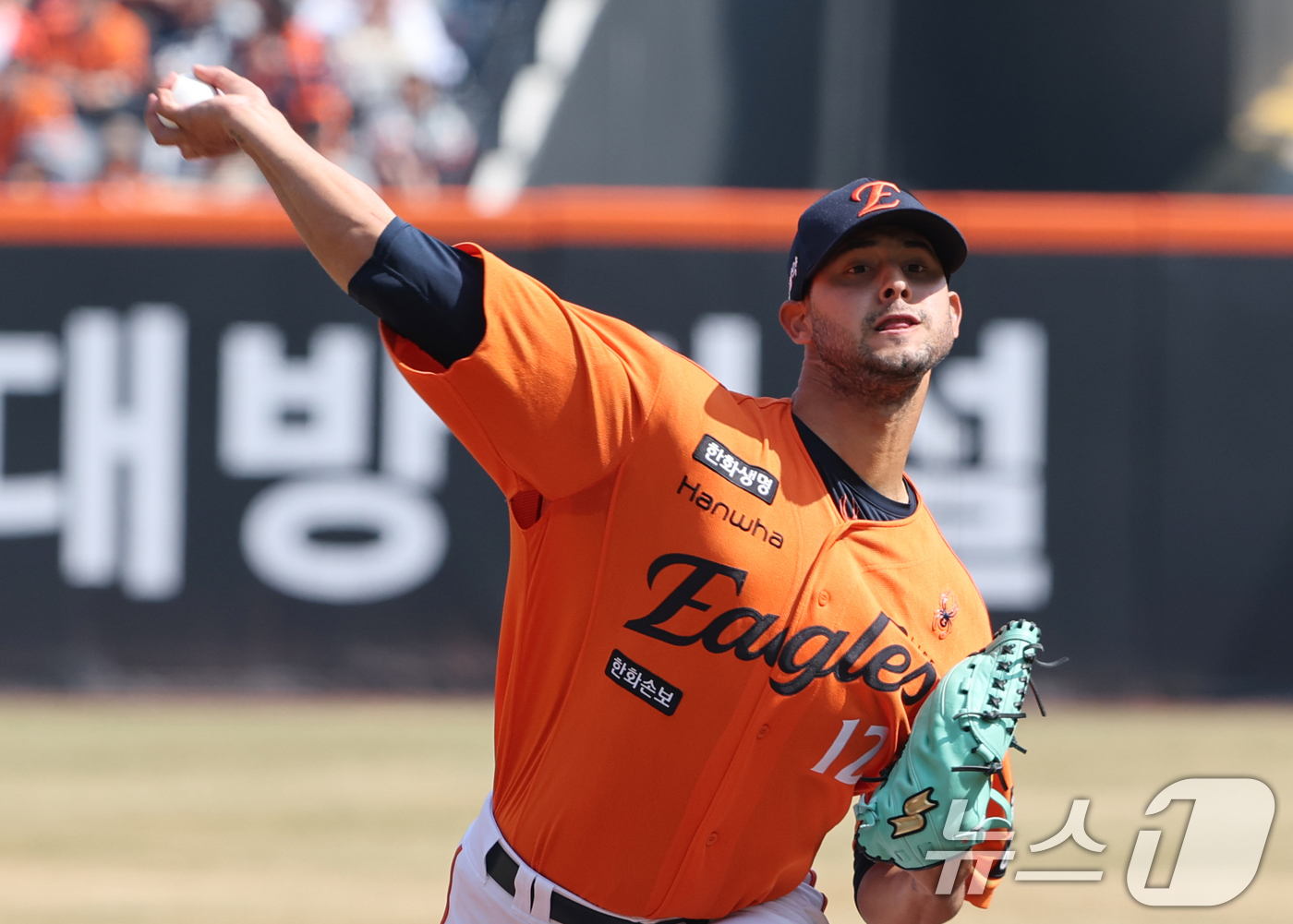 (대전=뉴스1) 김기태 기자 = 28일 대전 한화생명볼파크에서 열린 2026 신한 SOL뱅크 KBO 리그 키움 히어로즈와 한화 이글스 정규시즌 개막전에서 한화 선발 투수 에르난데스 …