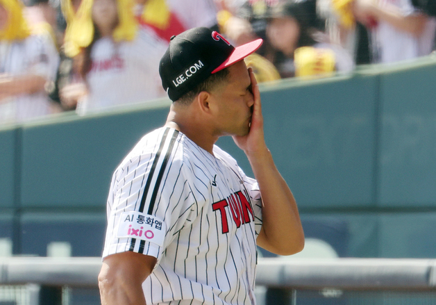 '1년 전과 달랐다' LG 치리노스, 개막전 1이닝 6실점 최악투