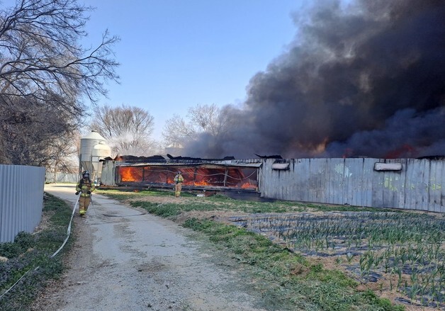 부안 양계장 화재, 3시간20분 만에 완진…피해 규모 조사(종합)