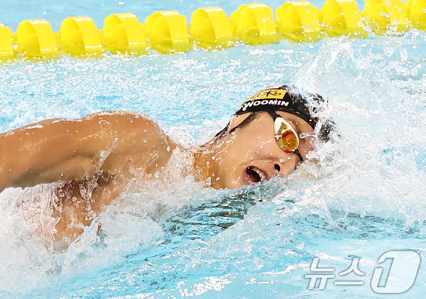 (김천=뉴스1) 김민지 기자 = 강원도청 김우민이 28일 오후 경북 김천실내수영장에서 열린 2026 KB금융 코리아 스위밍 챔피언십 경영 국가대표 선발대회 남자 자유형 400ｍ 결 …