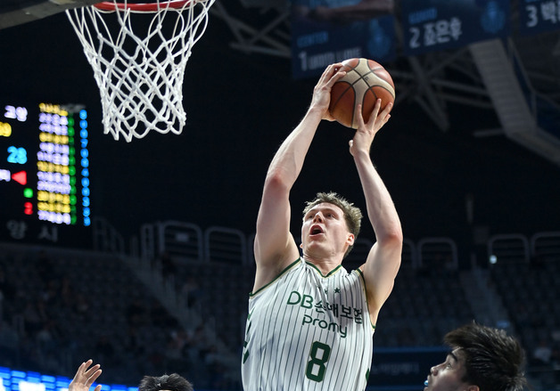 프로농구 DB, 소노 11연승 저지…엘런슨 38점 맹활약