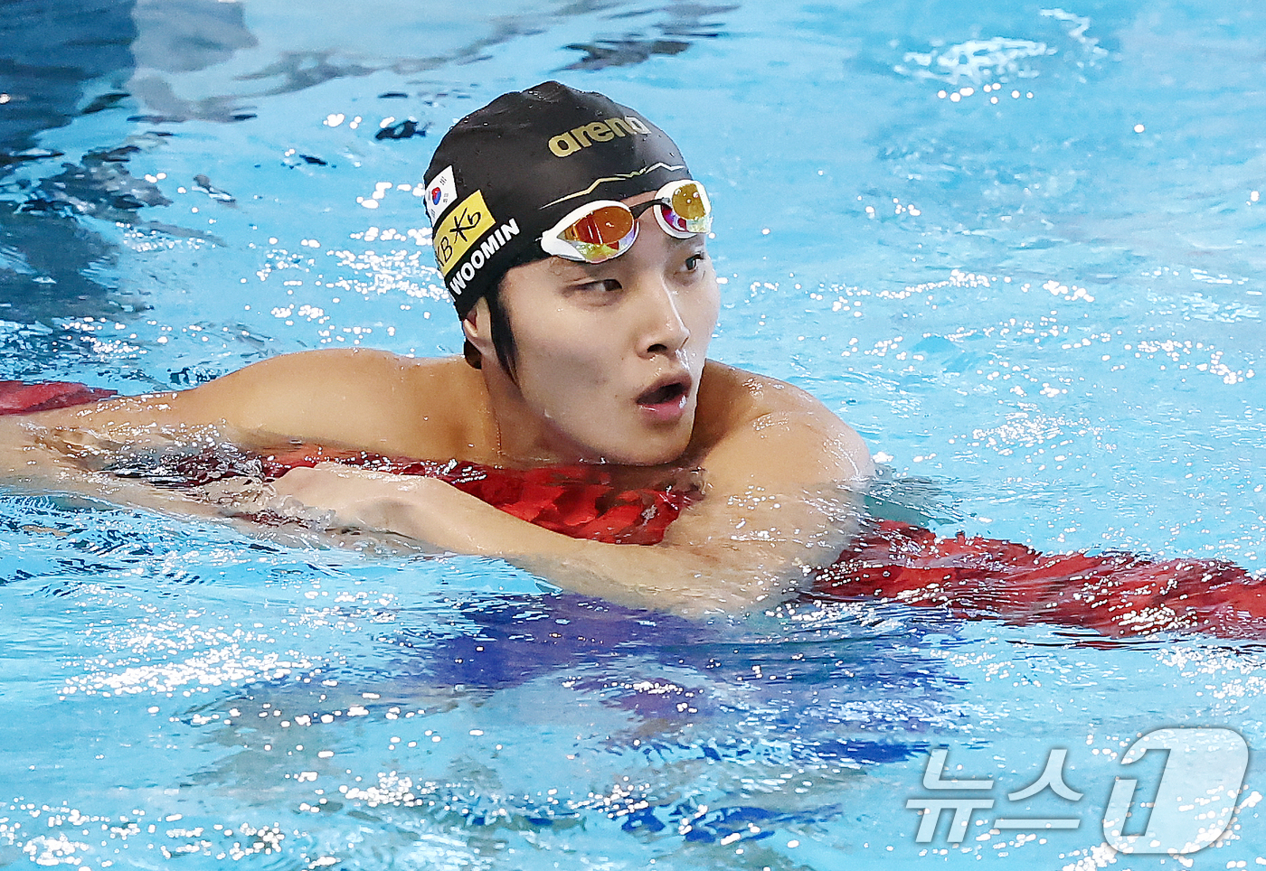 (김천=뉴스1) 김민지 기자 = 강원도청 김우민이 28일 오후 경북 김천실내수영장에서 열린 2026 KB금융 코리아 스위밍 챔피언십 경영 국가대표 선발대회 남자 자유형 400ｍ 결 …