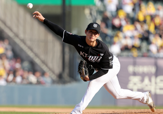 역투 펼치는 스기모토