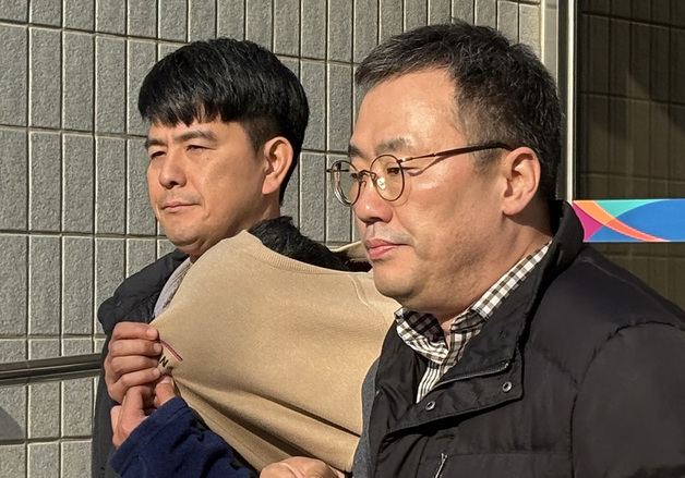 배민 개인정보 빼내 '보복대행 테러' 지휘 총책, 영장실질심사 출석