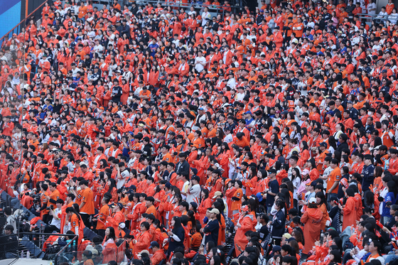 관중으로 가득찬 대전 한화생명 볼파크