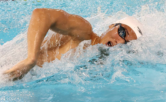 물살 가르는 김민석