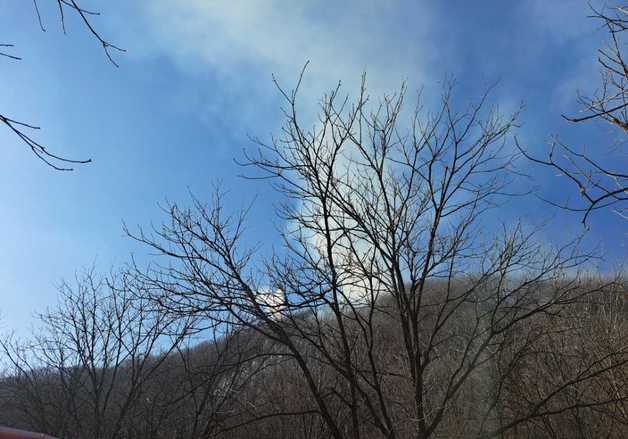 양구 민통선 인근 산불 재발화…일몰로 헬기 투입 불가