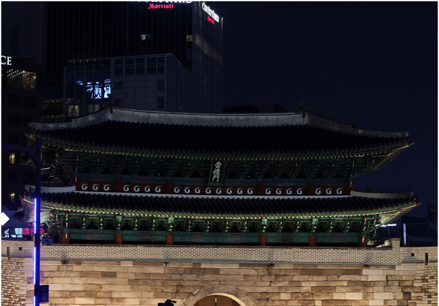 '지구를 위해' 잠시 불 끈 숭례문