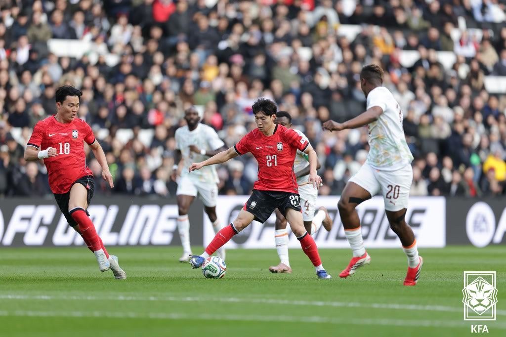 (서울=뉴스1) = 한국 축구 국가대표팀 배준호가 28일(현지시간) 영국 밀턴 케인스의 스타디움 MK에서 열린 코트디부아르와 평가전에서 돌파하고 있다. (대한축구협회 제공. 재판매 …