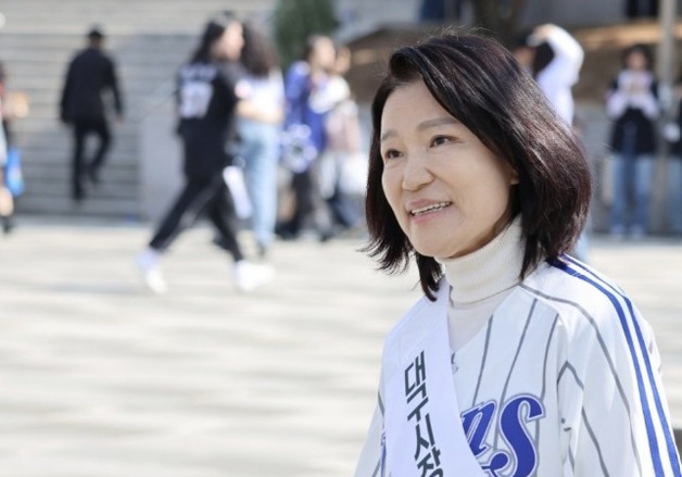 '대구시장' 어깨띠 한 이진숙 "컷오프? 내 갈길 간다"…대구시장 선거운동