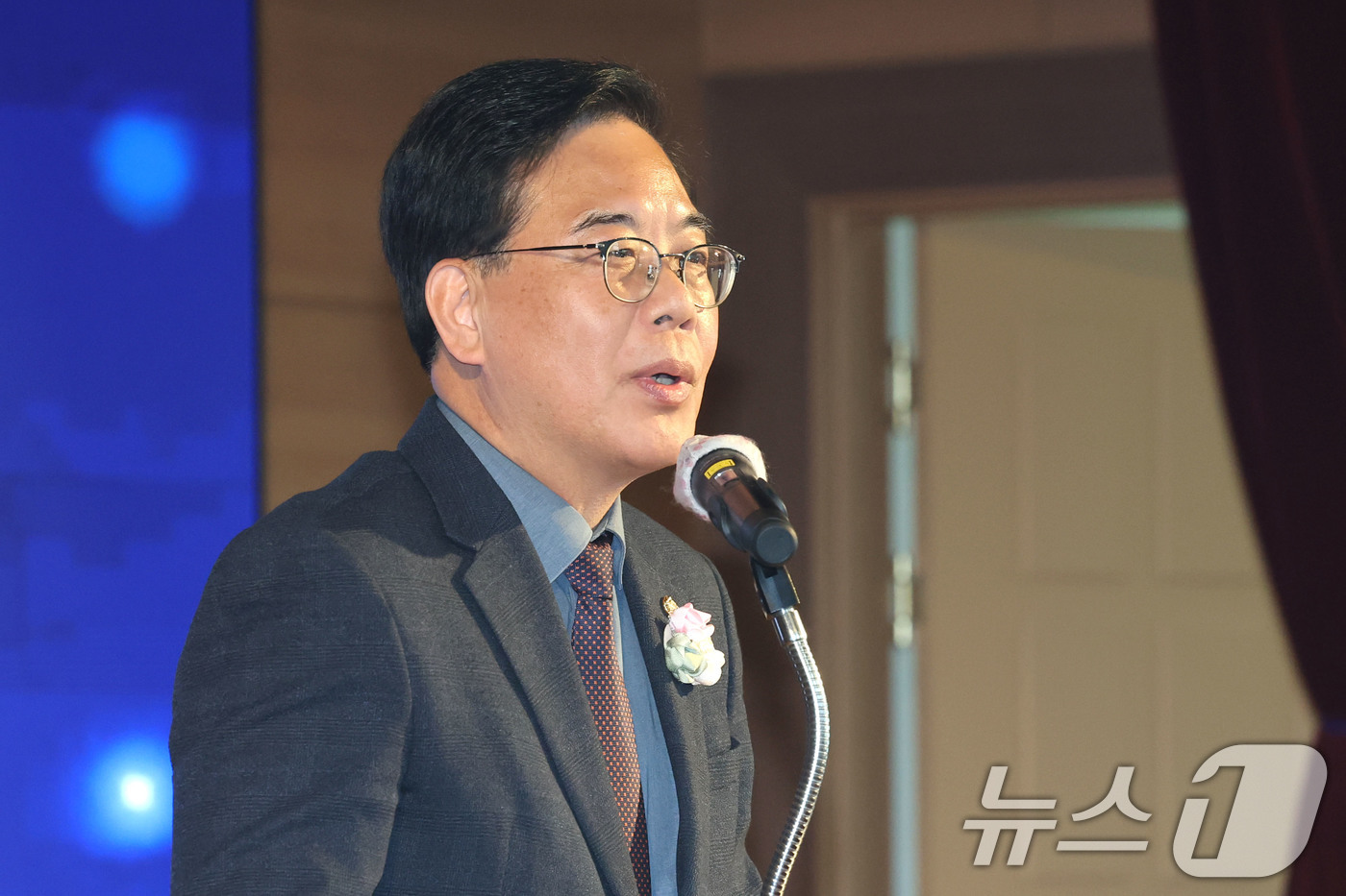 (서울=뉴스1) 이광호 기자 = 송언석 국민의힘 원내대표가 29일 오전 서울 강서구 대한한의사협회에서 열린 제70회 정기대의원 총회에 참석해 축사하고 있다. 2026.3.29/뉴스 …