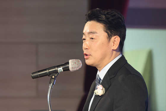 李대통령 축사 대독하는 강훈식 비서실장