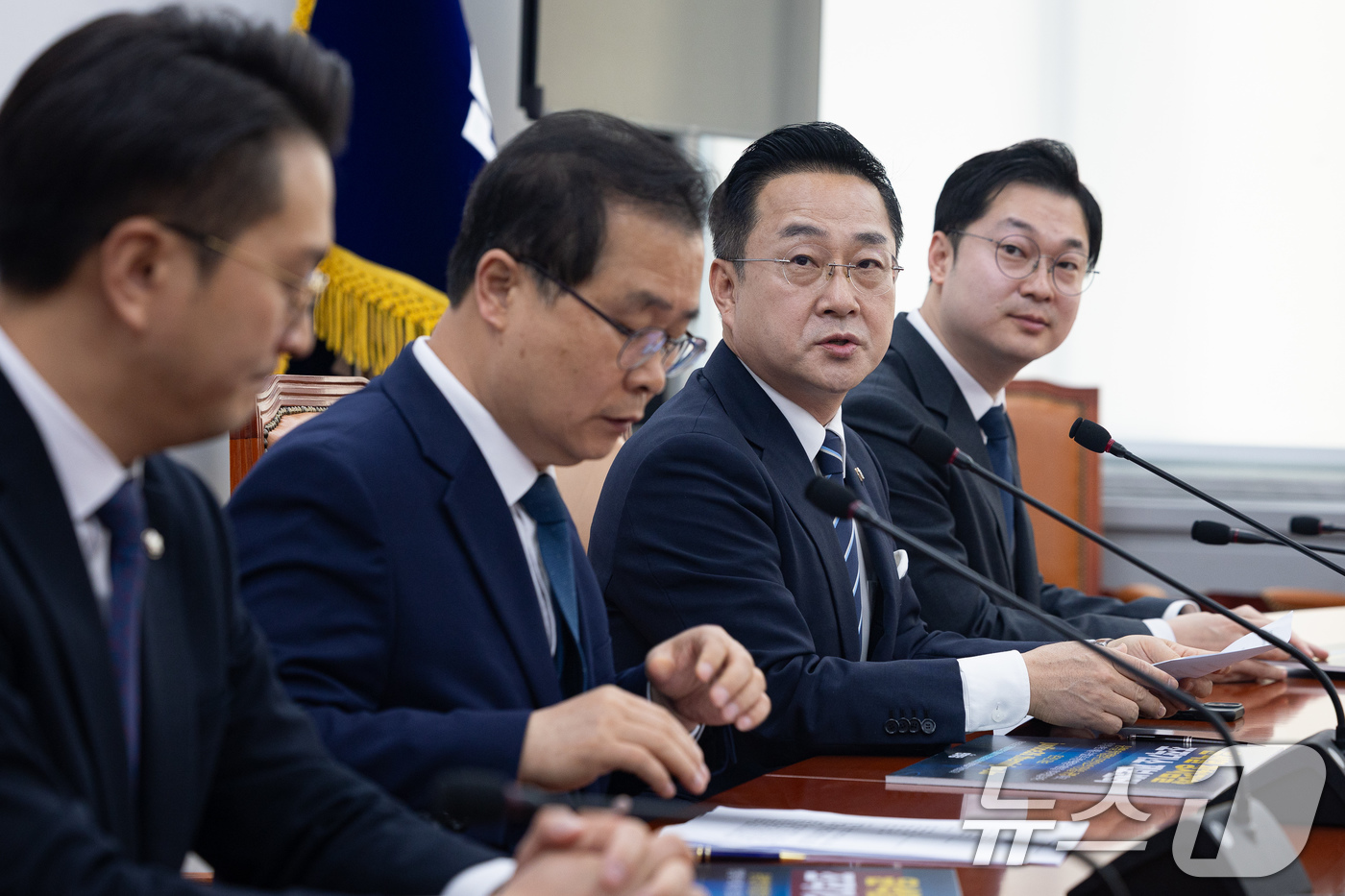 (서울=뉴스1) 유승관 기자 = 박성준 국회 윤석열 정권 정치검찰 조작기소 의혹 사건 진상규명 국정조사특별위원회 더불어민주당 간사가 29일 서울 여의도 국회에서 열린 조작기소 국조 …