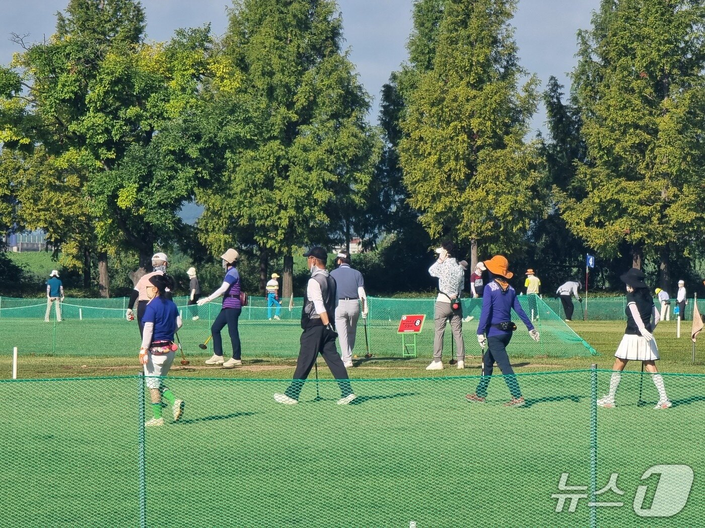 본문 이미지 - 화명생태공원에서 파크 골프 경기 모습. 2026.3.29/뉴스1 ⓒ News1 임순택 기자