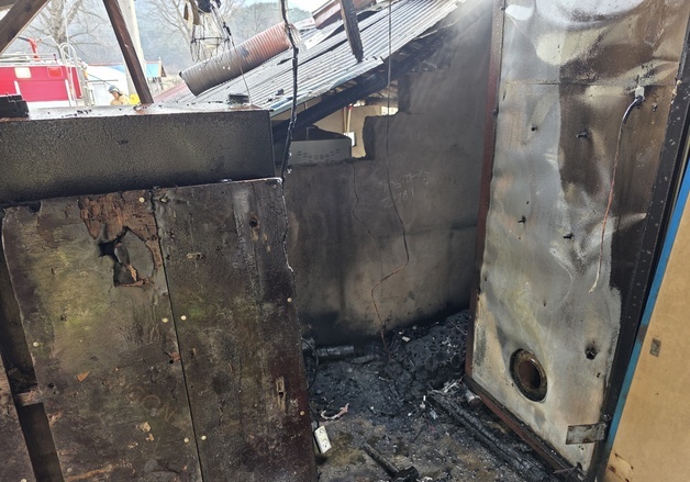 청양서 고추 건조기 해체 중 불…70대 2도 화상