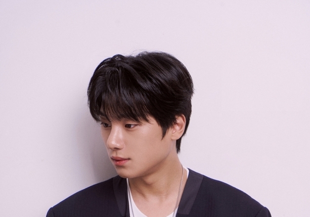 '노래방 VS' 우승자 박종민, 신곡 발매…정호승 시인과 문학적 만남