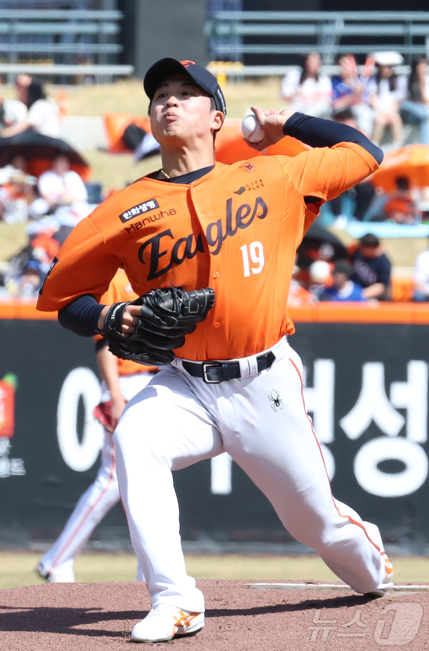 (대전=뉴스1) 김기남 기자 = 29일 대전 한화생명볼파크에서 열린 2026 신한 SOL KBO리그 키움 히어로즈와 한화 이글스의 경기에서 한화 왕옌청이 선발 투구하고 있다 202 …