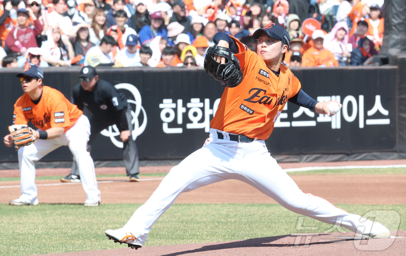 (대전=뉴스1) 김기남 기자 = 29일 대전 한화생명볼파크에서 열린 2026 신한 SOL KBO리그 키움 히어로즈와 한화 이글스의 경기에서 한화 왕옌청이 선발 투구하고 있다 202 …
