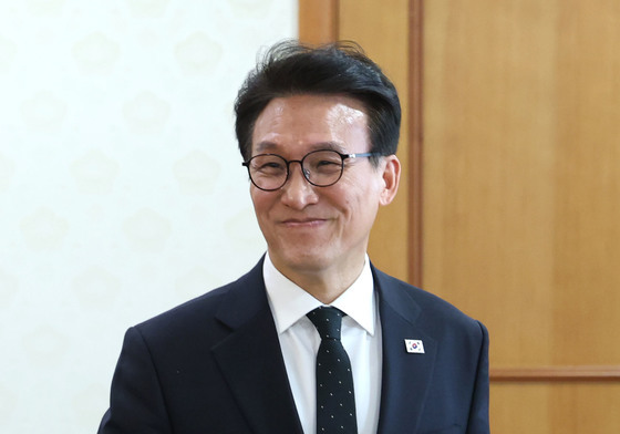 비상경제본부회의 참석하는 김민석 총리