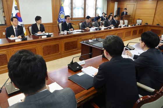 비상경제본부회의 주재하는 김민석 총리