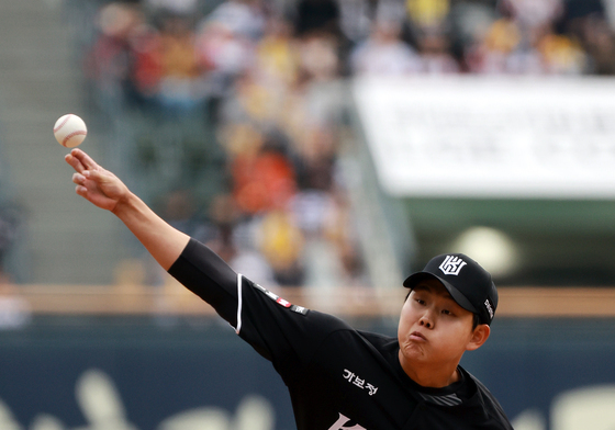 역투하는  KT 소형준