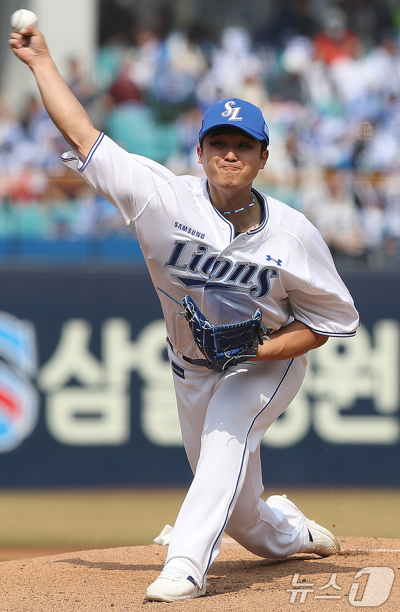 (대구=뉴스1) 공정식 기자 = 29일 오후 대구 삼성라이온즈파크에서 열린 프로야구 '2026 신한 SOL KBO리그' 롯데 자이언츠와 삼성 라이온즈의 경기, 1회초 삼성 선발 최 …