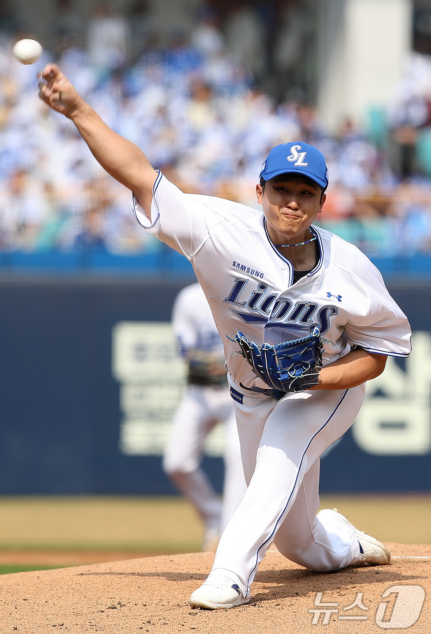(대구=뉴스1) 공정식 기자 = 29일 오후 대구 삼성라이온즈파크에서 열린 프로야구 '2026 신한 SOL KBO리그' 롯데 자이언츠와 삼성 라이온즈의 경기, 1회초 삼성 선발 최 …