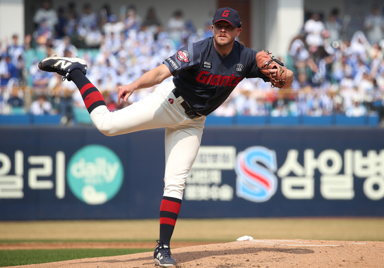 역투하는 롯데 비슬리