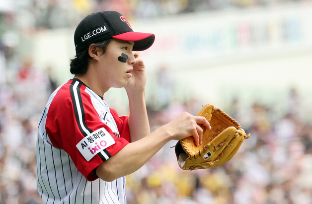 KT 타선에 당황스러운 임찬규