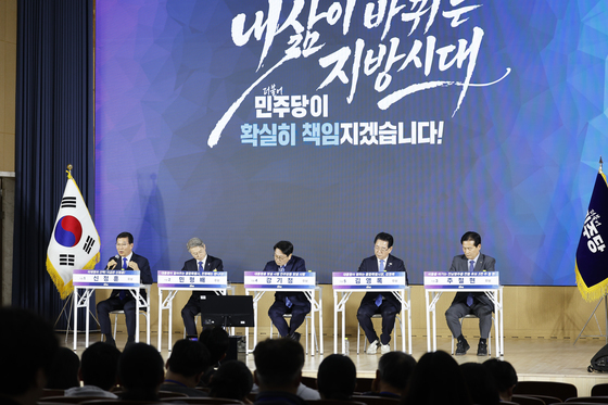 배심원 질의응답하는 시장 예비후보 5인