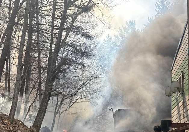 예산 폐기물 처리 공장 창고서 불…5명 대피(종합)