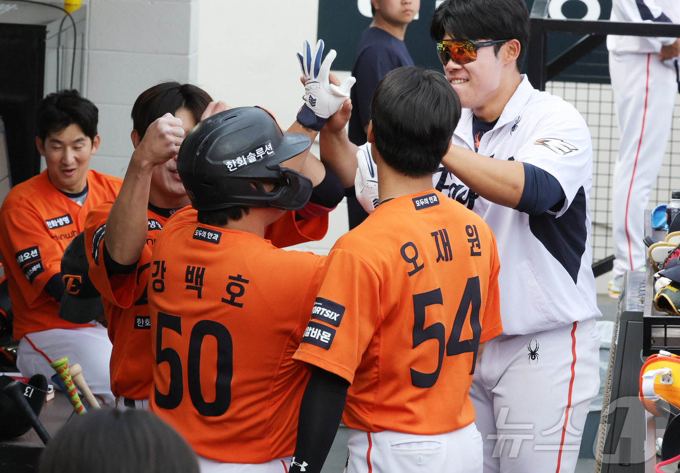 (대전=뉴스1) 김기남 기자 = 29일 대전 한화생명볼파크에서 열린 2026 신한 SOL KBO리그 키움 히어로즈와 한화 이글스의 경기에서 3회말 한화 강백호가 2점 홈런을 치며 …