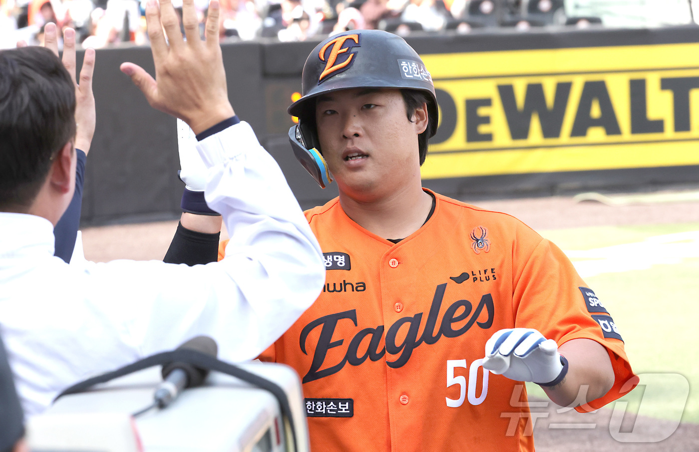 (대전=뉴스1) 김기남 기자 = 29일 대전 한화생명볼파크에서 열린 2026 신한 SOL KBO리그 키움 히어로즈와 한화 이글스의 경기에서 3회말 한화 강백호가 2점 홈런을 치며 …
