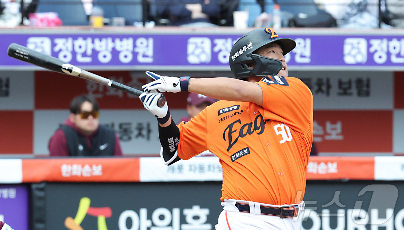 (대전=뉴스1) 김기남 기자 = 29일 대전 한화생명볼파크에서 열린 2026 신한 SOL KBO리그 키움 히어로즈와 한화 이글스의 경기에서 4회말 한화 강백호가 2사 만루에서 2타 …