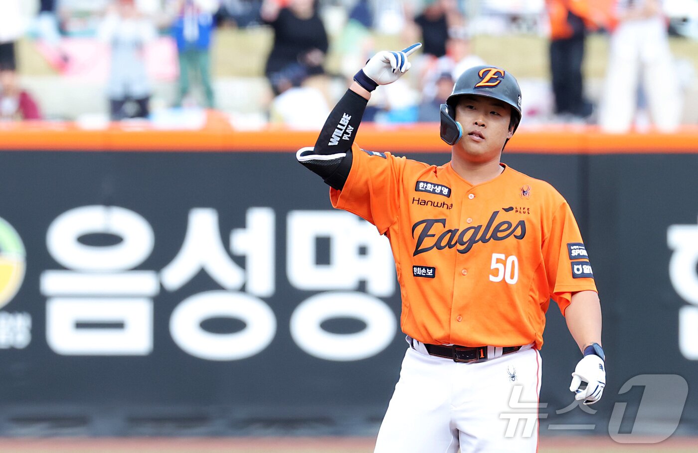 본문 이미지 - 29일 대전 한화생명볼파크에서 열린 2026 신한 SOL KBO리그 키움 히어로즈와 한화 이글스의 경기에서 4회말 한화 강백호가 2사 만루에서 2타점 2루타를 치고 있다. 2026.3.29 ⓒ 뉴스1 김기남 기자