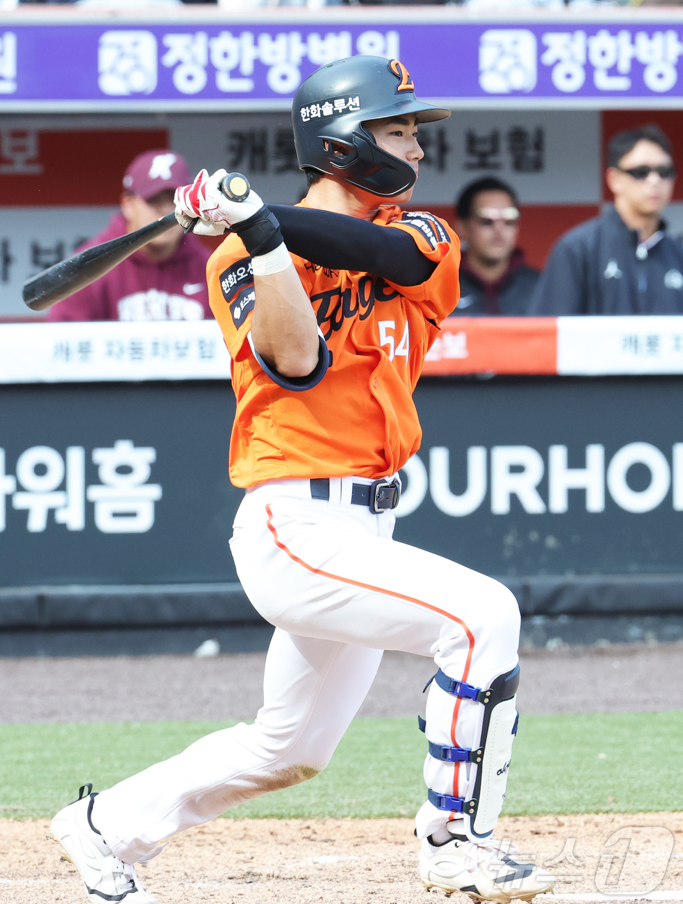 (대전=뉴스1) 김기남 기자 = 29일 대전 한화생명볼파크에서 열린 2026 신한 SOL KBO리그 키움 히어로즈와 한화 이글스의 경기에서 한화 오재원이 타격하고 있다. 2026. …