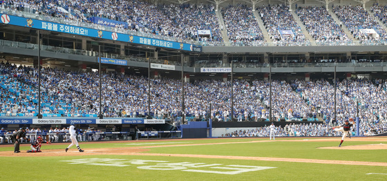 프로야구, 이틀 연속 '만원' 관중